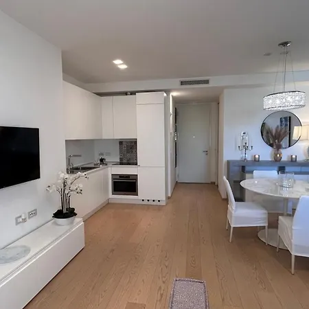 Charme Apartment *